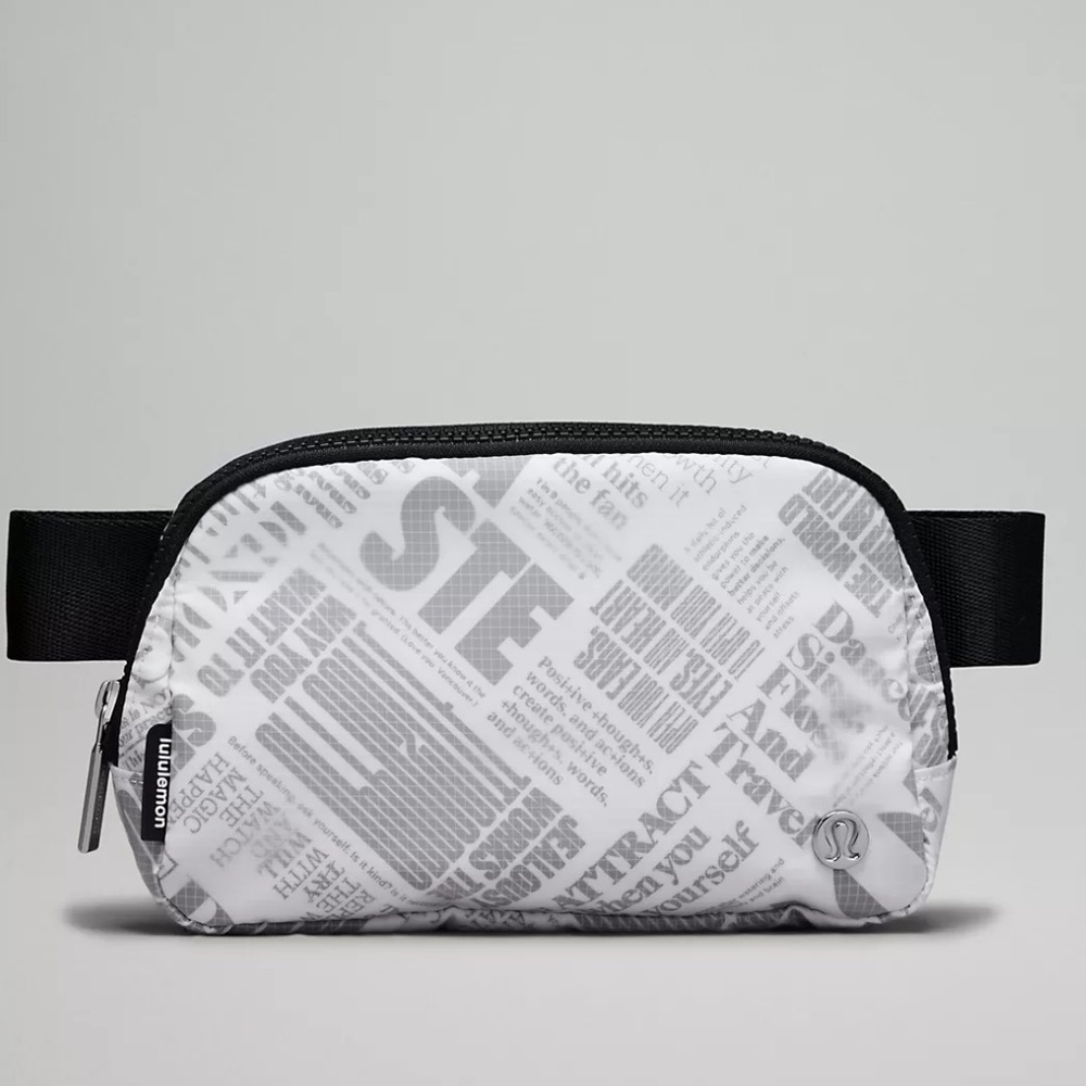 lululemon belt bag - unisex - NEW

Holiday must have gift